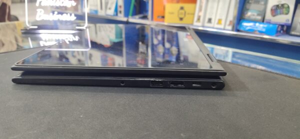 Dell Latitude 3390 2-in-1 - Touchscreen - Image 2