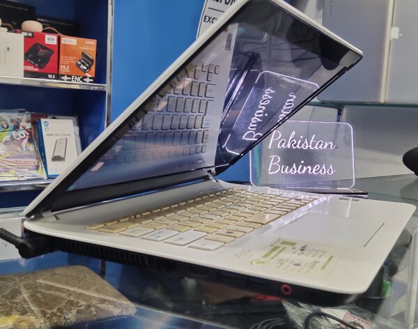 Sony VAIO SVF14 - Image 5